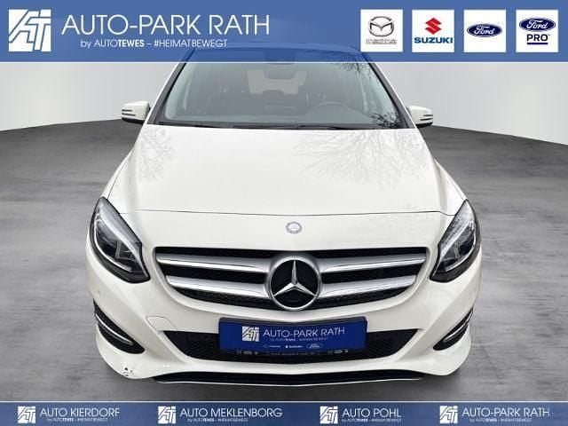 Weiß Gebraucht 2015 Mercedes B220 Urban Van / Kleinbus | 16.980 € (Guter Preis) - Bild 1/4