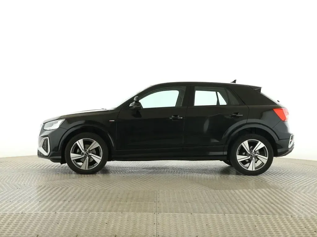 Gebraucht Audi Q2 S-Line 116 PS (85 kW) 2023 Mythosschwarz SUV