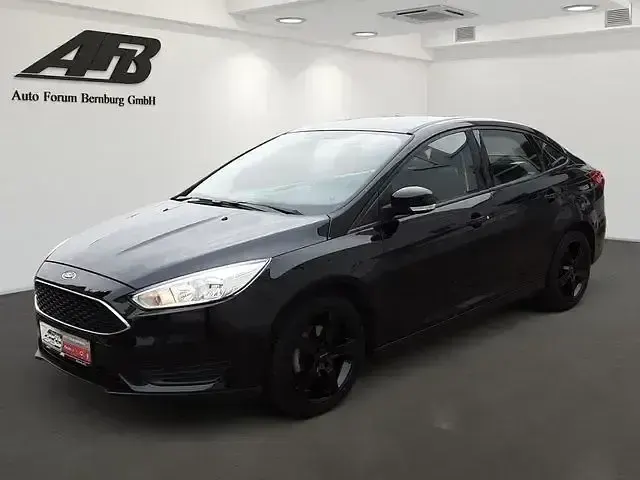 Używany Ford Focus Trend 101 KM (74 kW) 2018 Czarny Sedan/Limuzyna