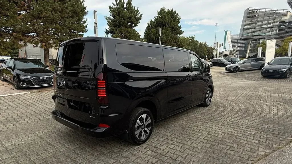 Gebraucht VW T7 150 PS (110 kW) 2025 Schwarz Van