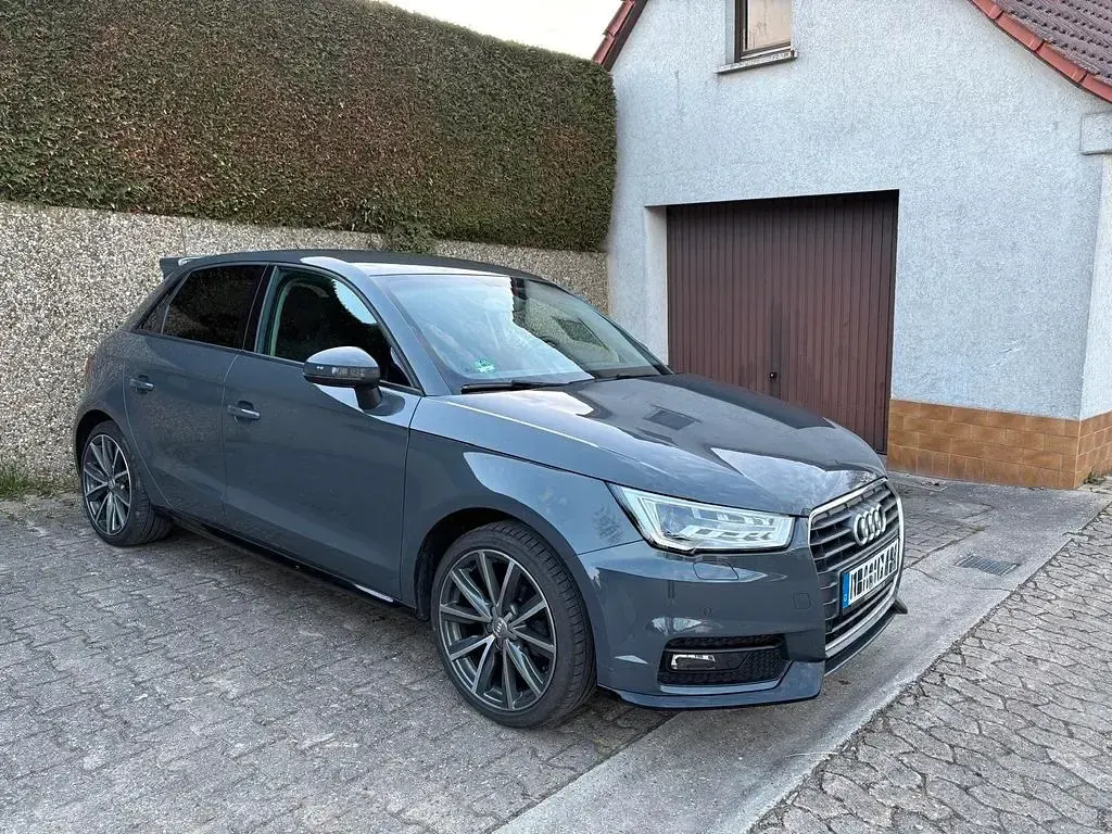 Gebraucht Audi A1 Sportback Ambition 95 PS (69 kW) 2016 Grau Kleinwagen