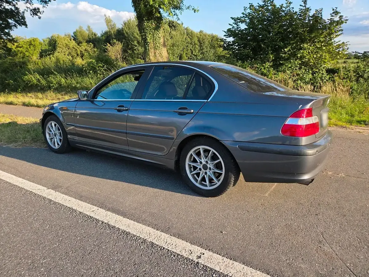 Gebraucht BMW 320 170 PS (125 kW) 2001 Grau Limousine
