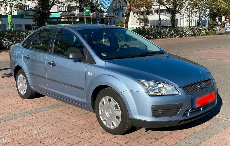Usata Ford Focus 101 CV (74 kW) 2005 Blu Berlina