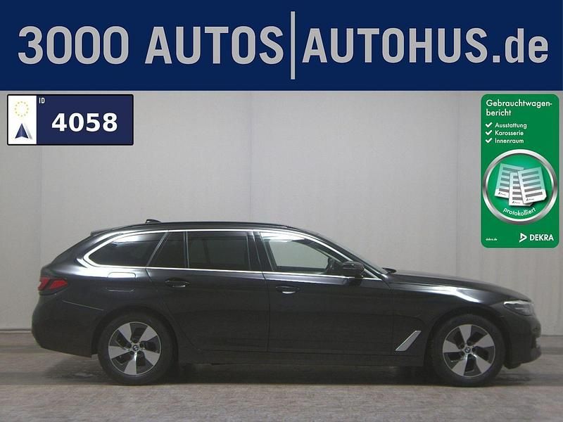 Schwarz Gebraucht 2020 BMW 520 Performance Kombi | 20.779 € (Guter Preis) - Bild 1/4
