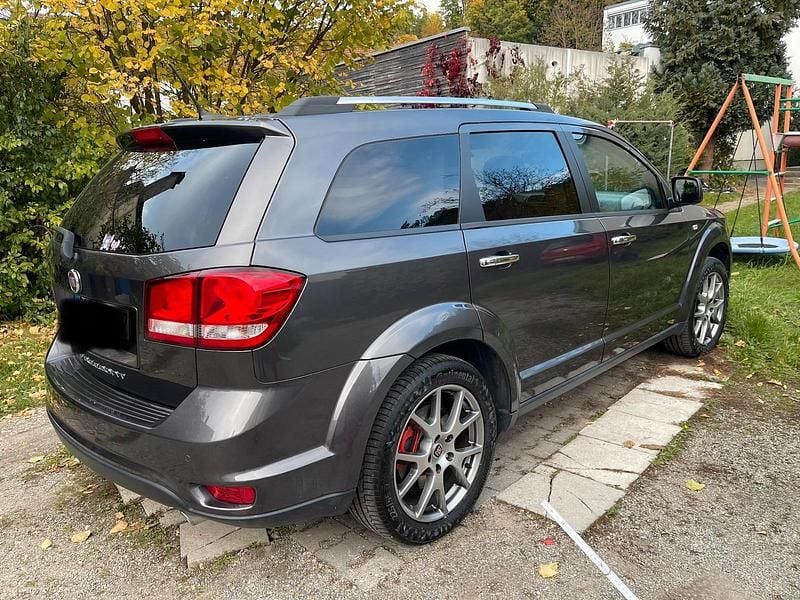 Gebraucht Fiat Freemont 170 PS (125 kW) 2015 Grau SUV