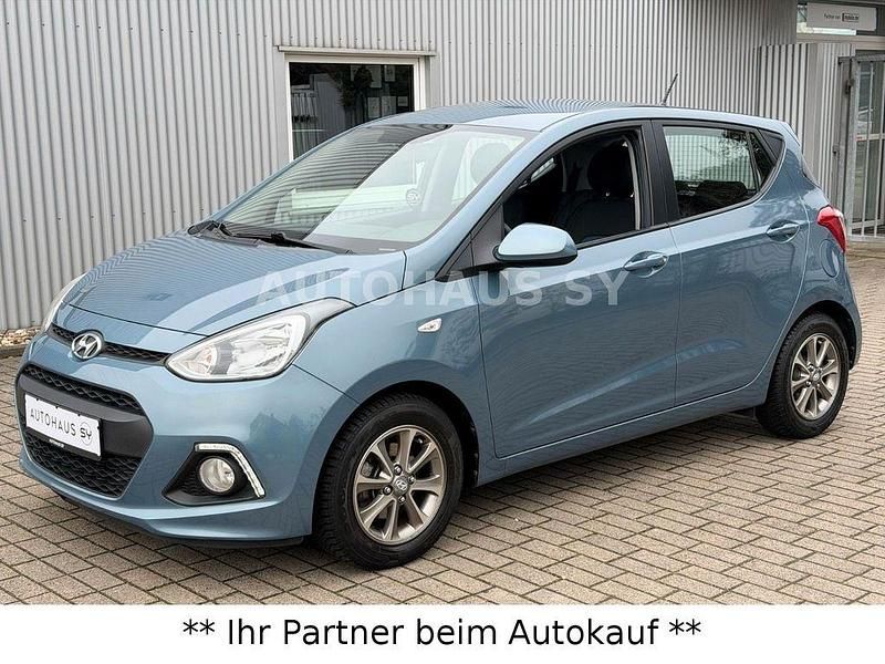 Gebraucht Hyundai i10 Edition 87 PS (63 kW) 2014 Blau Kleinwagen