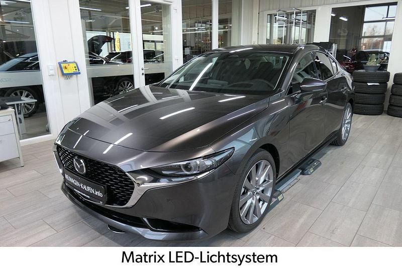 Neu Mazda 3 Exclusive 140 PS (102 kW) 2026 Grau Limousine