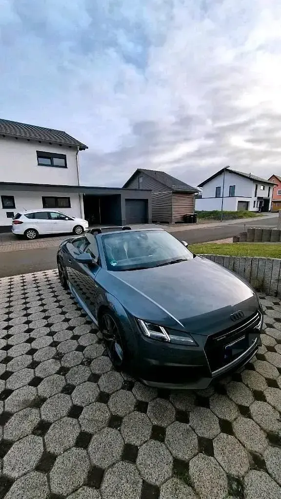 Gebraucht Audi TT Roadster Design 230 PS (169 kW) 2018 Grau Cabrio