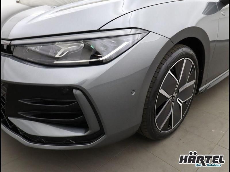 Gebraucht VW Passat R-line 150 PS (110 kW) 2024 Diabasgrau (grey), metallic Kombi