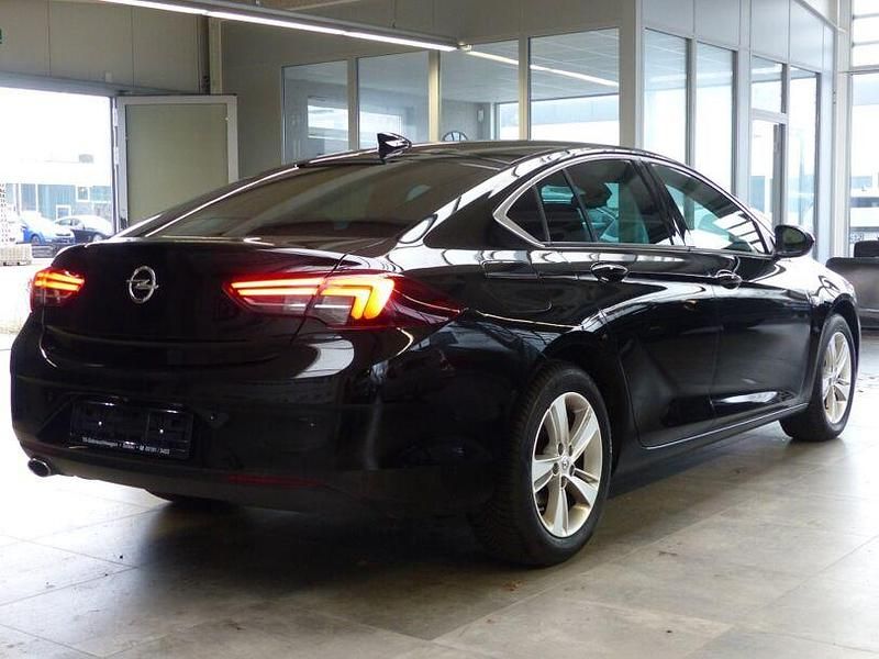 Gebraucht Opel Insignia Dynamic 170 PS (125 kW) 2017 Schwarz Limousine