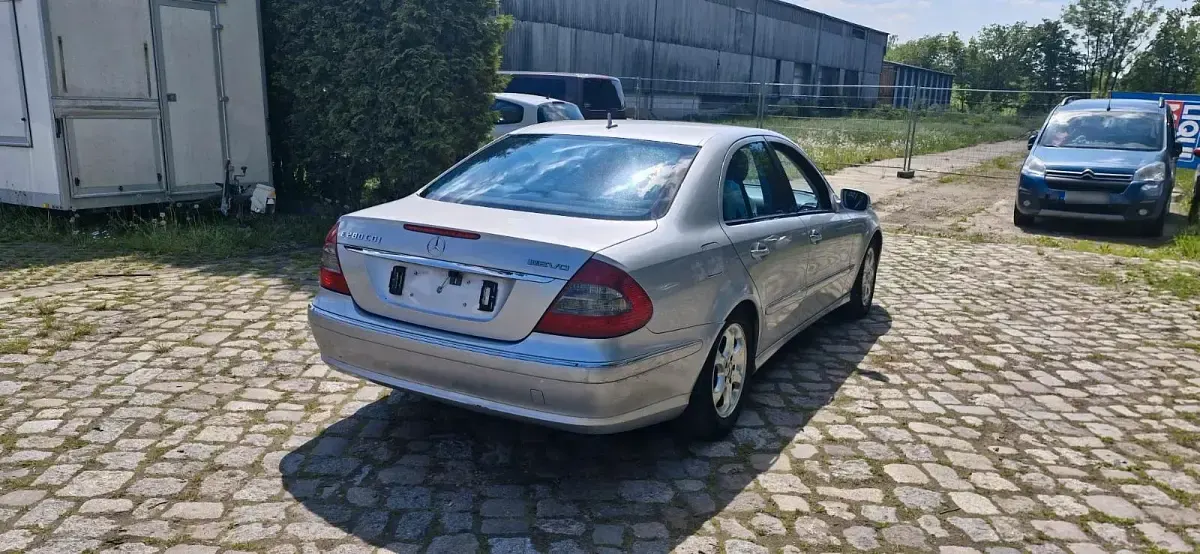 Używany Mercedes E280 190 KM (139 kW) 2008 Sedan/Limuzyna