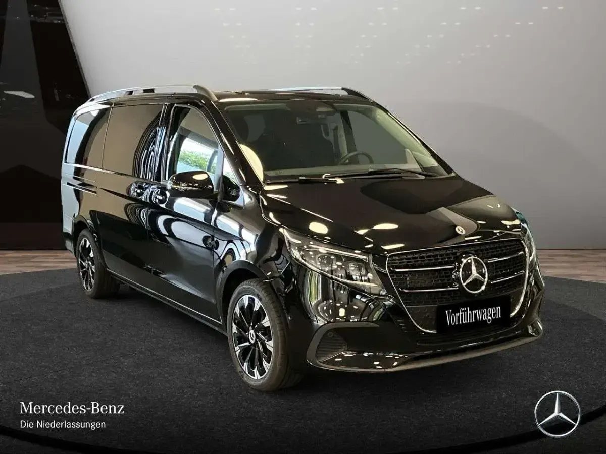 Gebraucht Mercedes V250 Style 190 PS (139 kW) 2024 Schwarz Van / Kleinbus