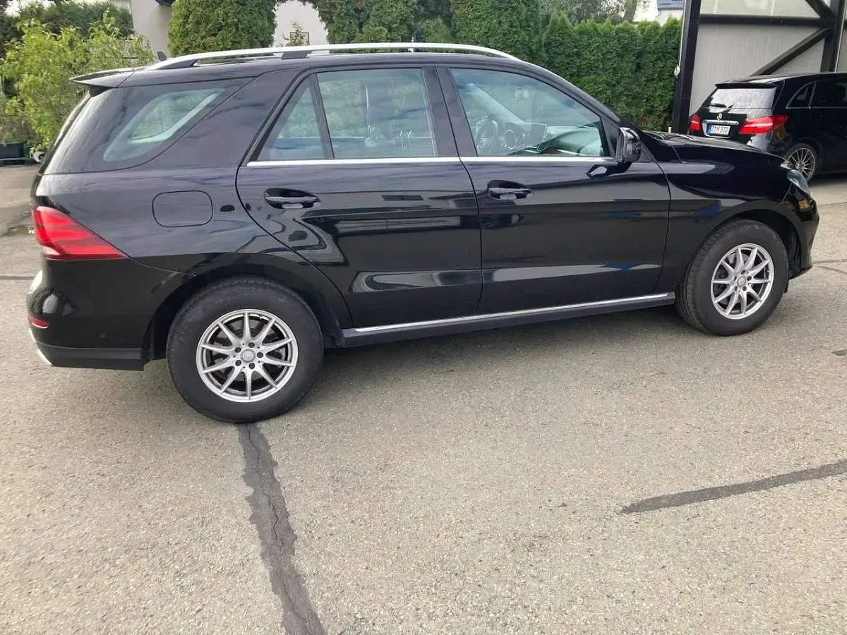 Gebraucht Mercedes GLE250 205 PS (150 kW) 2015 Schwarz SUV