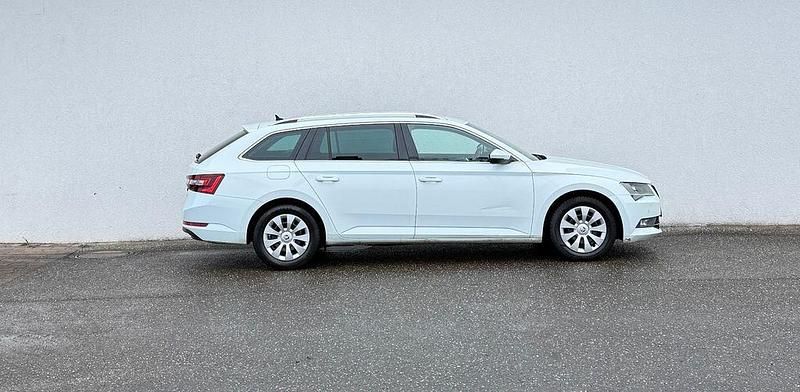 Gebraucht Skoda Superb Style 179 PS (131 kW) 2016 Weiß Kombi