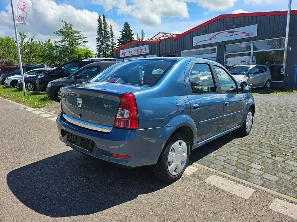 Używany Dacia Logan Lauréate 87 KM (63 kW) 2009 Niebieski Sedan/Limuzyna