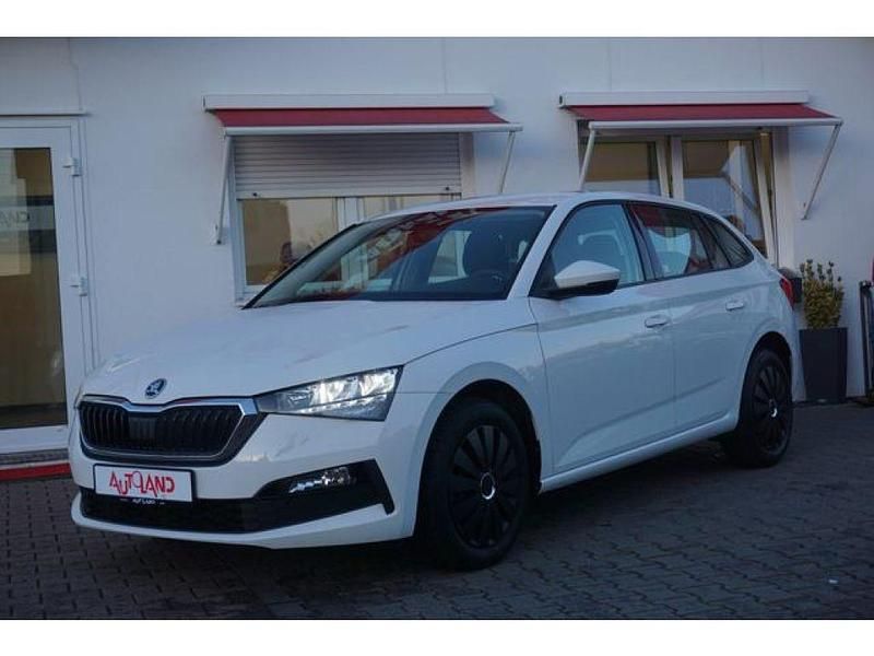 Gebraucht Skoda Scala Clever 95 PS (69 kW) 2020 Candy weiß Kleinwagen
