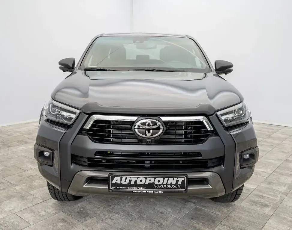 Neu Toyota HiLux 215 PS (158 kW) 2026 Grau Pickup