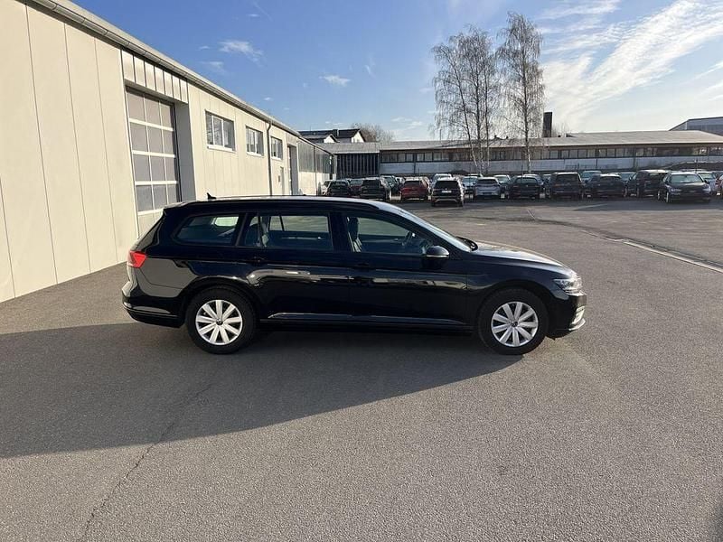 Gebraucht VW Passat Conceptline 150 PS (110 kW) 2022 Schwarz Kombi