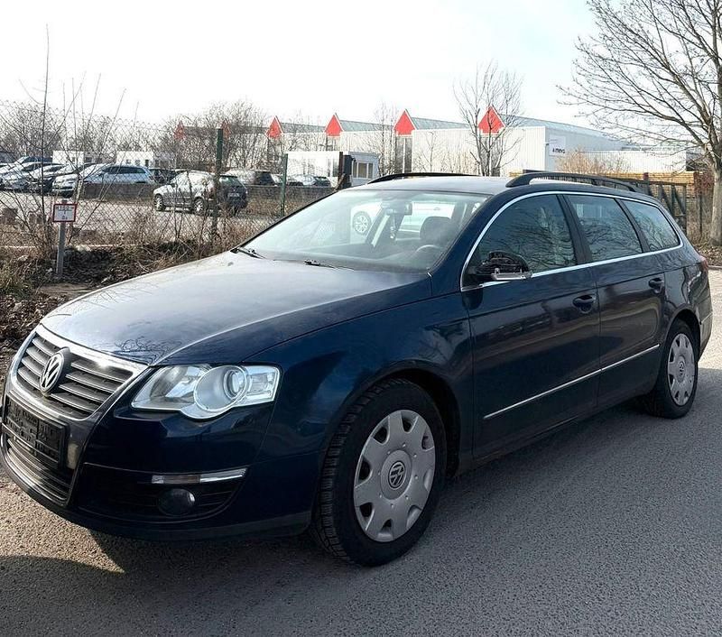 Gebraucht VW Passat Comfortline 140 PS (102 kW) 2010 Blau Kombi