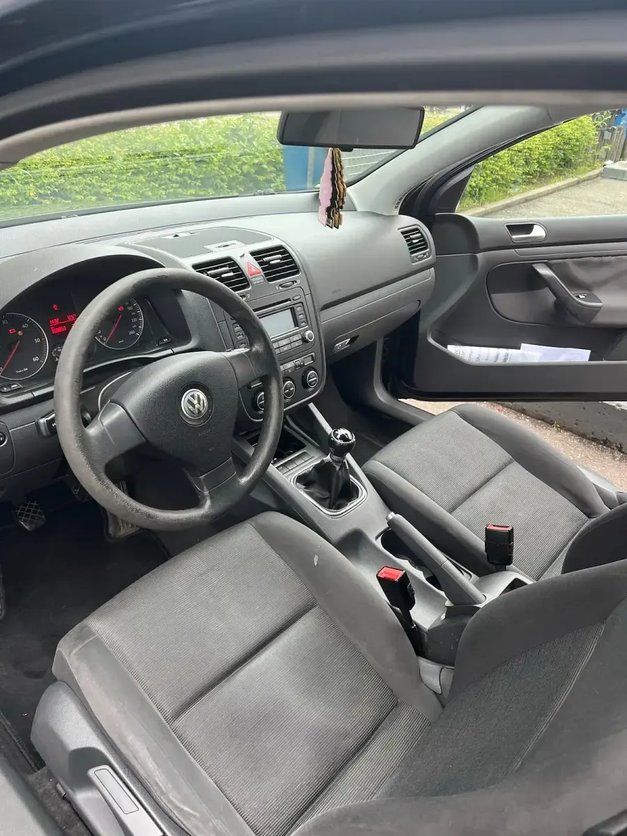 Occasion VW Golf 105 ch (77 kW) 2005 Bleue Coupé
