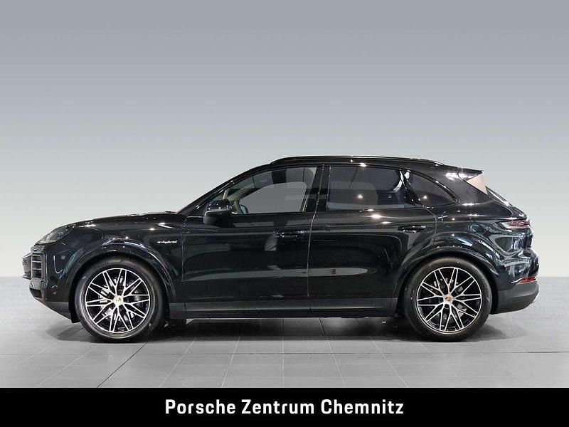 Second-hand Porsche Cayenne 470 CP (345 kW) 2024 Negru SUV