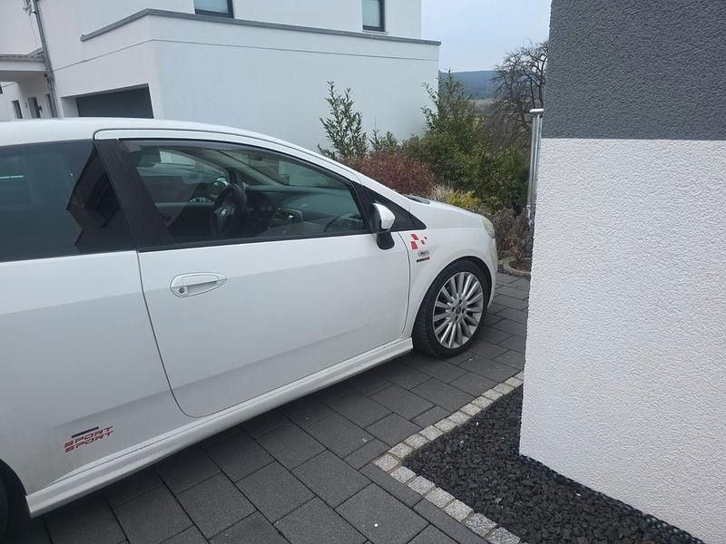 Gebraucht Fiat Grande Punto Sport 120 PS (88 kW) 2008 Weiß Kleinwagen