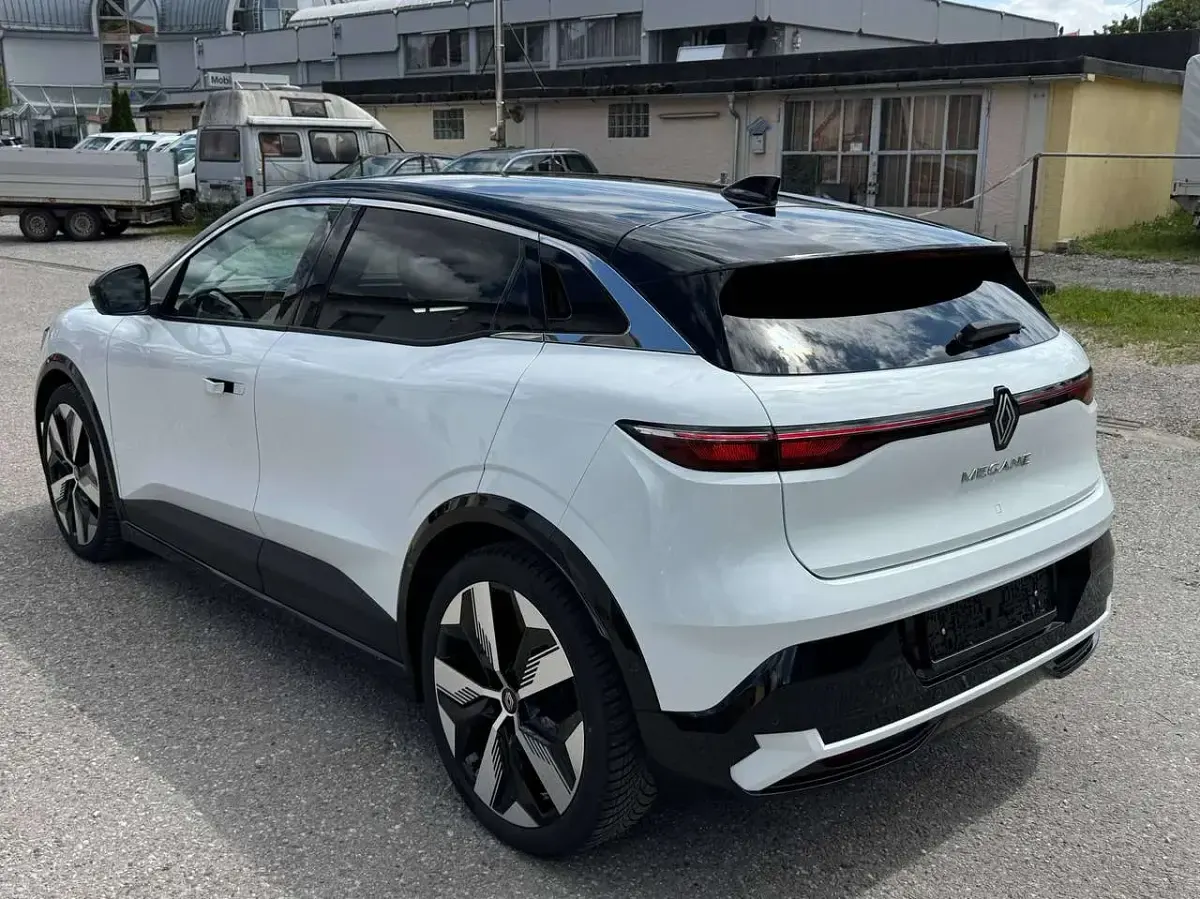 Gebraucht Renault Megane E-Tech Techno 160 kW (218 PS) 2023 Weiss 369 schwarz gne Kleinwagen
