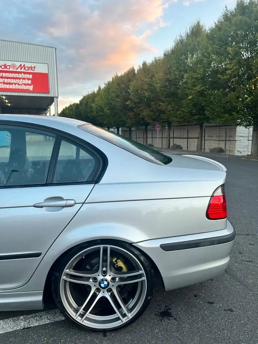 Gebraucht BMW 325 200 PS (147 kW) 2002 Silber Limousine