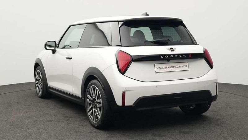 Gebraucht Mini Cooper S Classic 204 PS (150 kW) 2024 Weiß Kleinwagen