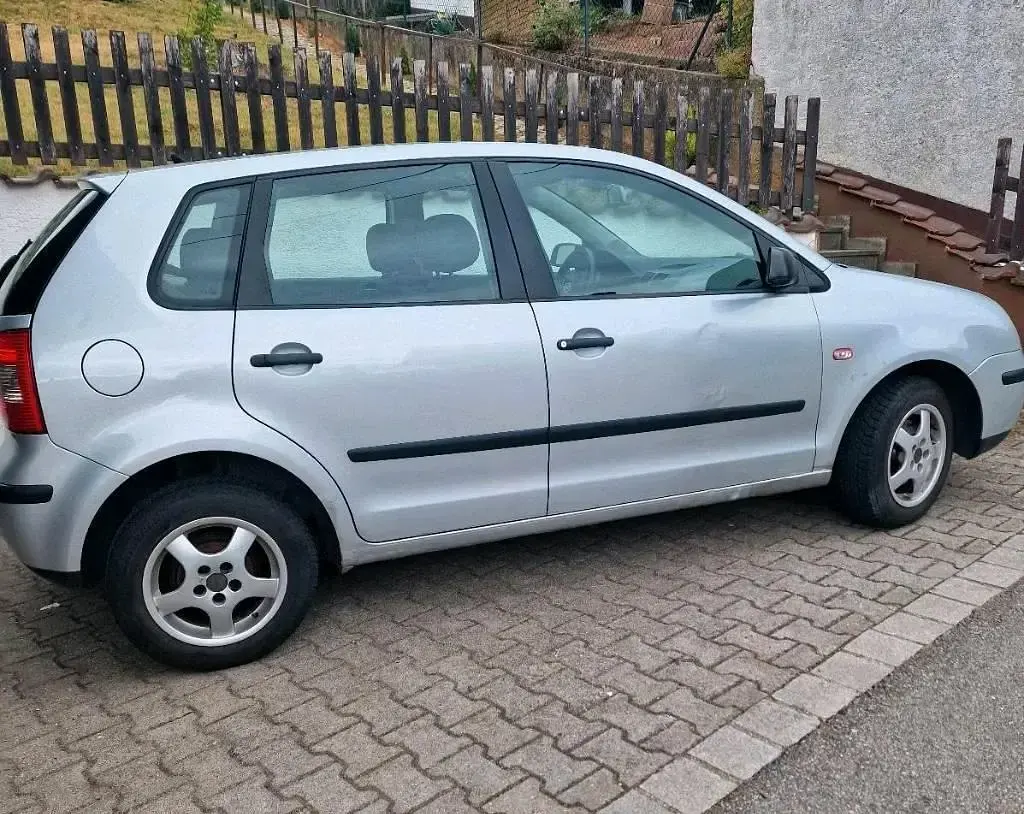 Gebraucht VW Polo 74 PS (54 kW) 2003 Silber Kleinwagen