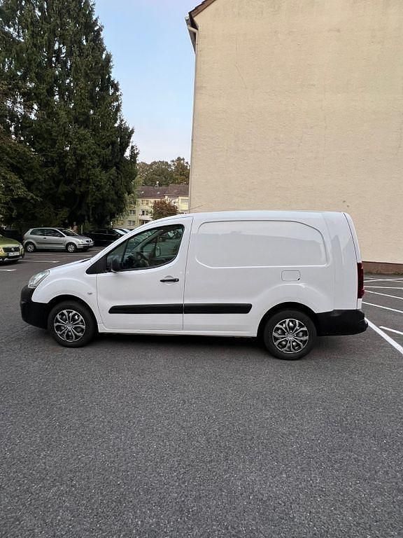 Gebraucht Peugeot Partner 99 PS (72 kW) 2016 Weiß Van / Kleinbus