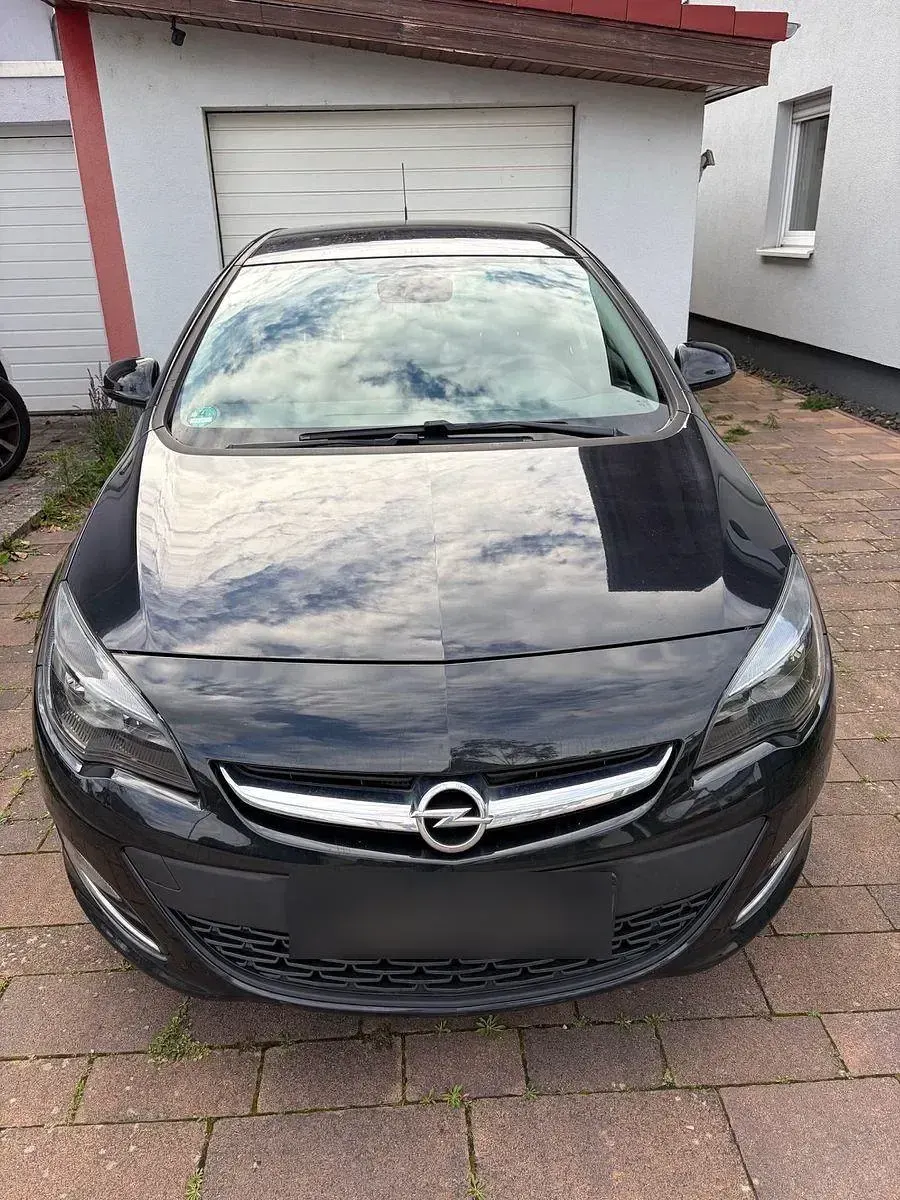 Gebraucht Opel Astra Active 101 PS (74 kW) 2013 Schwarz Kombi