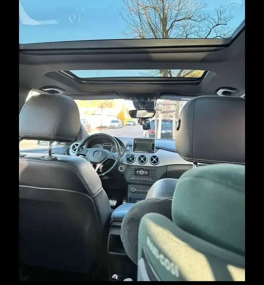 Gebraucht Mercedes B200 156 PS (114 kW) 2013 Silber Kleinwagen