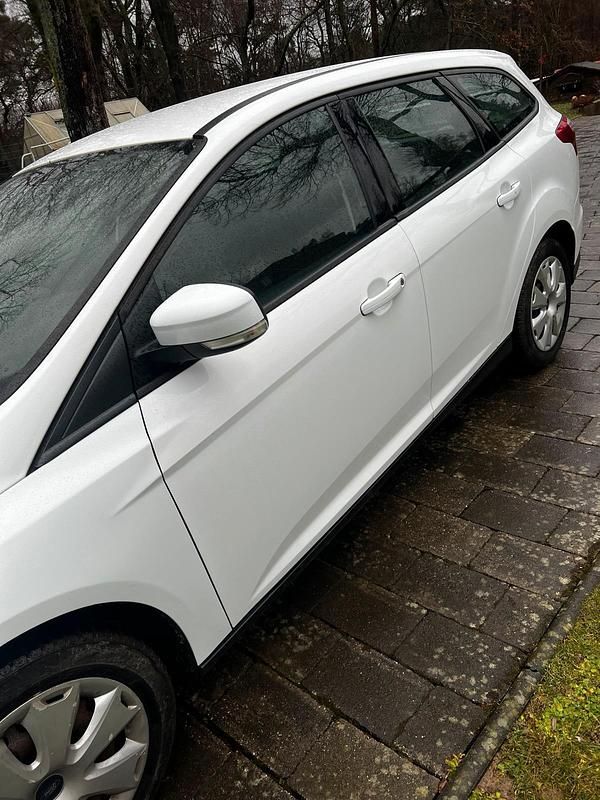 Second-hand Ford Focus 95 CP (69 kW) 2012 Alb Break