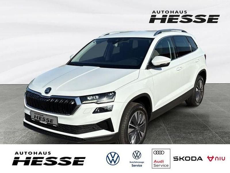 Moon weiß Gebraucht 2022 Skoda Karoq Style SUV | 21.930 € (Fairer Preis) - Bild 1/4