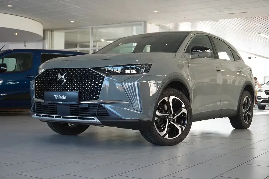 Gebraucht DS Automobiles DS7 Crossback Bastille 131 PS (96 kW) 2024 Seiden grau SUV