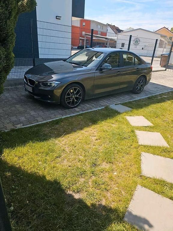 Gebraucht 2014 BMW 320 Comfort Edition Limousine | 11.250 € (Guter Preis) - Bild 1/4