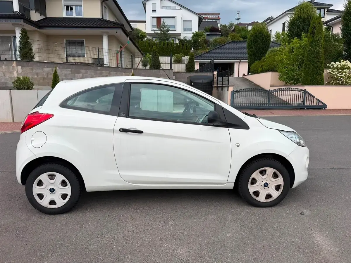 Gebraucht Ford Ka 69 PS (50 kW) 2014 Weiß Kleinwagen