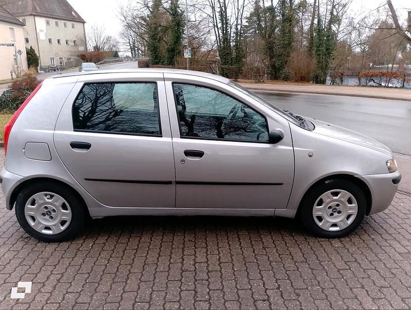 Gebraucht Fiat Punto 69 PS (50 kW) 2002 Silber Kleinwagen