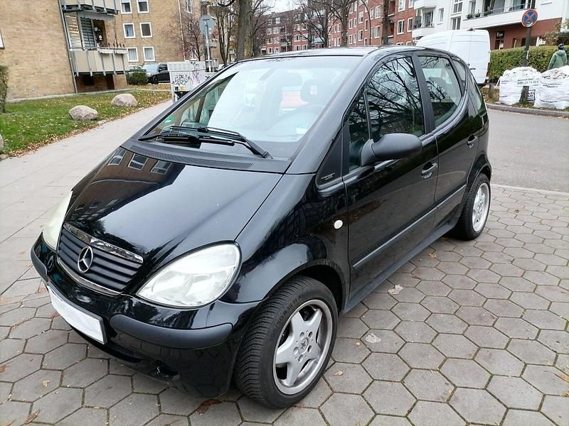 Schwarz Gebraucht 2003 Mercedes A140 Limousine | 650 € - Bild 1/4