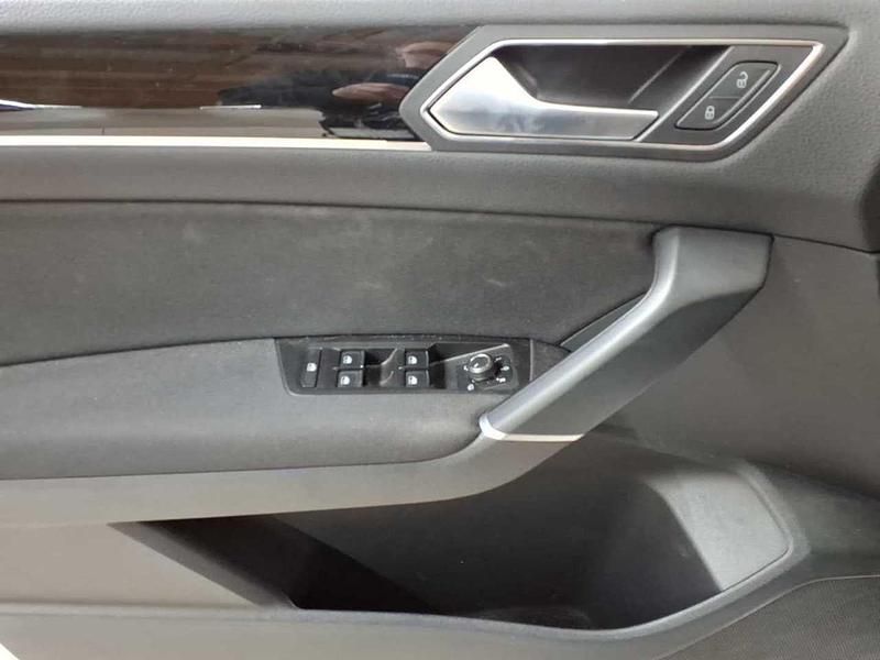 Gebraucht VW Touran Highline 150 PS (110 kW) 2021 Reflexsilber metallic Van / Kleinbus