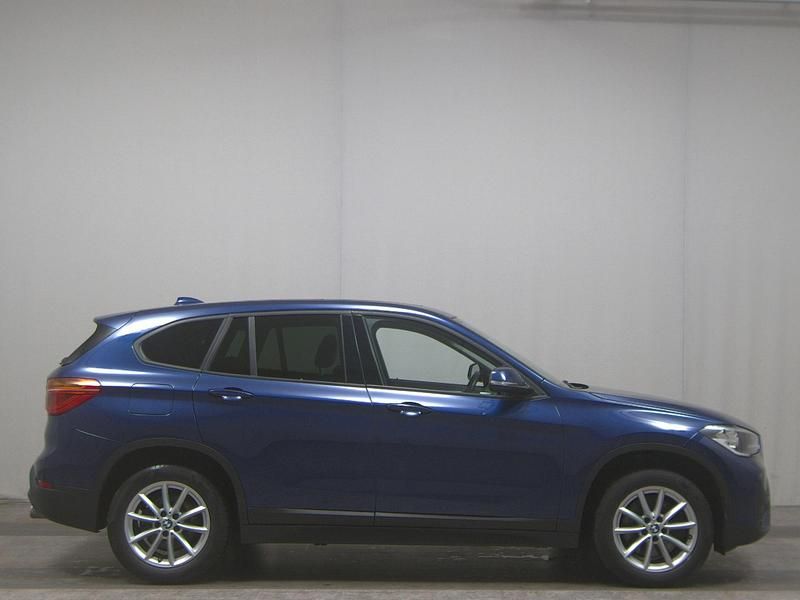 Blau Gebraucht 2021 BMW X1 Advantage SUV | 16.480 € (Guter Preis) - Bild 1/4