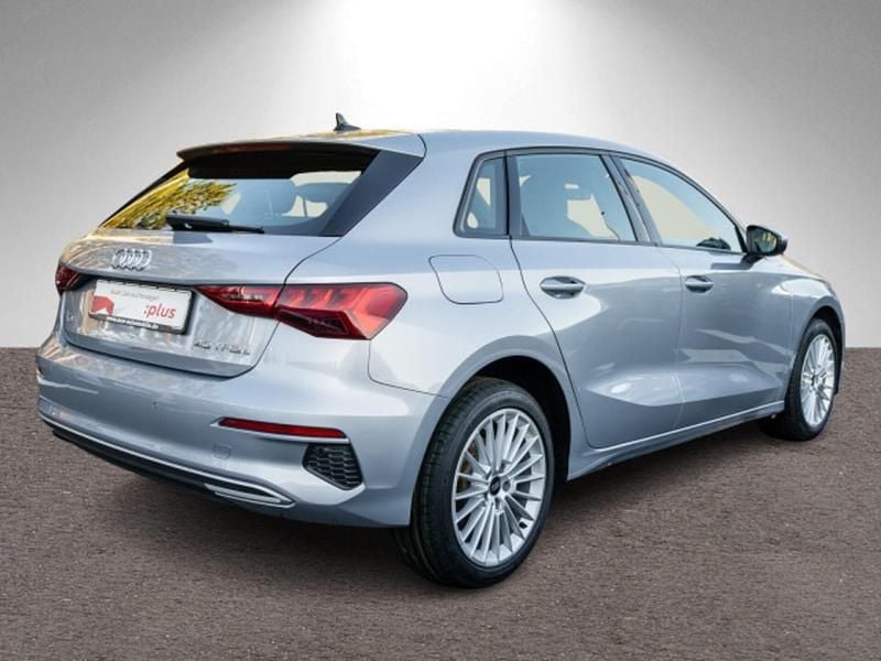 Gebraucht Audi A3 Sportback e-tron Advanced 204 PS (150 kW) 2022 Florettsilber metallic Kleinwagen