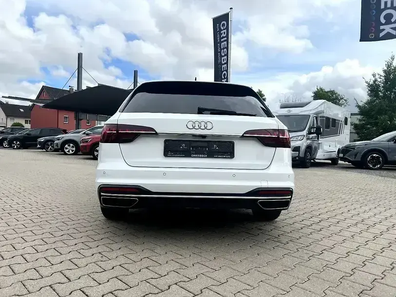 Gebraucht Audi A4 Advanced 204 PS (150 kW) 2023 Ibisweiß Kombi