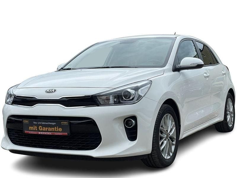 Weiß Gebraucht 2017 Kia Rio DREAM-TEAM Edition Limousine | 10.280 € (Guter Preis) - Bild 1/4