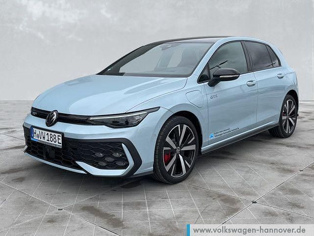 Crystal ice blue metallic schw Gebraucht 2025 VW Golf VIII GTE Limousine | 44.350 € (Guter Preis) - Bild 1/4