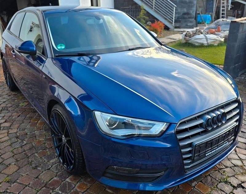 Gebraucht Audi A3 Ambition 150 PS (110 kW) 2014 Blau Limousine