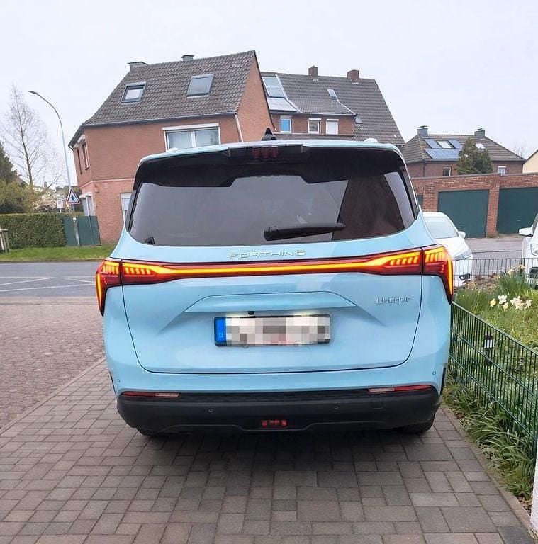 Gebraucht DFSK Forthing 4 177 PS (130 kW) 2024 Blau Van / Kleinbus