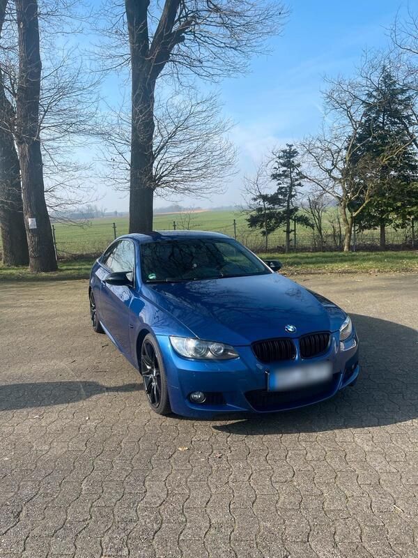 Blau Gebraucht 2007 BMW 330 Coupé | 16.900 € (Teuer) - Bild 1/4