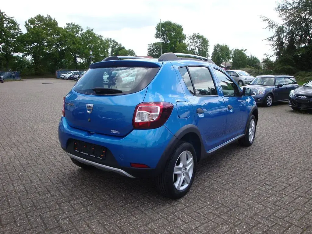 Gebraucht Dacia Sandero Prestige 90 PS (66 kW) 2016 Blau Limousine